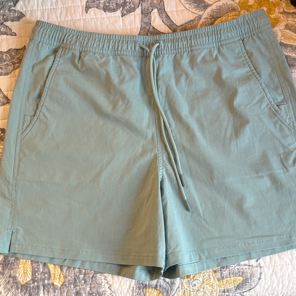 Athleta Women's Athletic Shorts in Seafoam